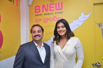 Hebah Patel at B New Mobile Store Launch